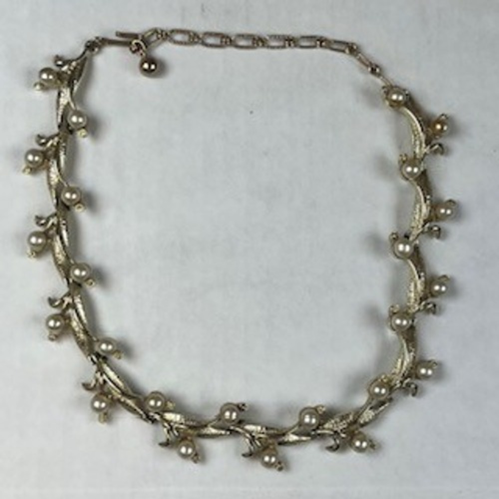 Vintage Gold Tone Faux Pearl Leaf Vine Choker Necklace Adjustable Hook Clasp